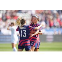 Washington Spirit midfielder Ashley Sanchez celebrates with teammates