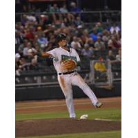 Dayton Dragons third baseman Steven Leyton