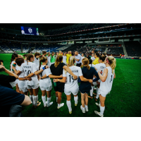 North Carolina Courage huddle up