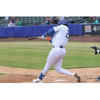 Syracuse Mets' Mark Vientos at bat