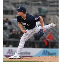 Somerset Patriots pitcher Clayton Beeter