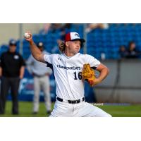 Victoria HarbourCats' Jack Seward in action