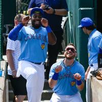 Sioux Falls Canaries enjoy a laugh